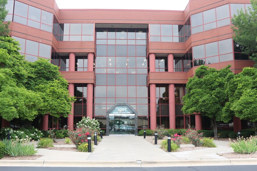 More Photos Of 3201 W White Oaks Dr, Springfield Office For Sale