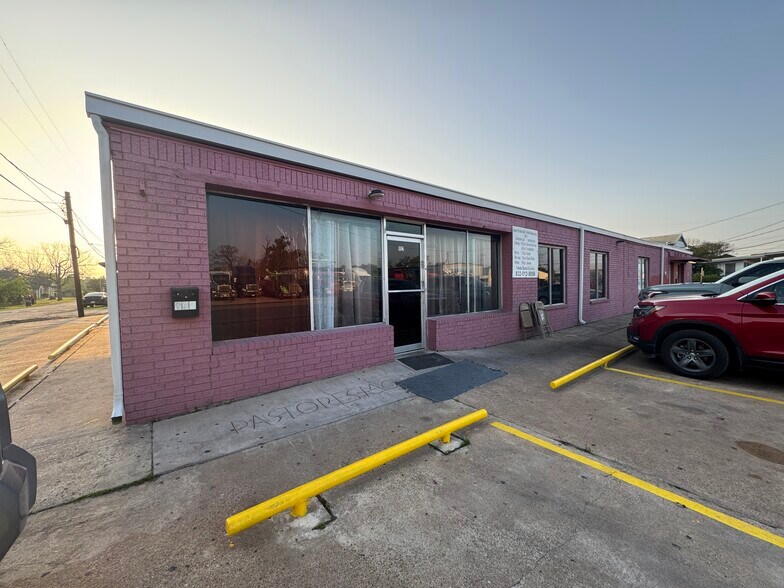 More Photos Of 902 Holland Ave, Galena Park Religious Facility For Sale