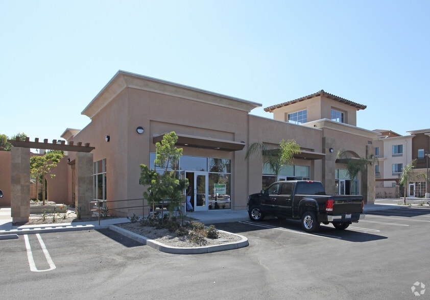 More Photos Of 2215 S Melrose Dr, Vista Freestanding For Lease