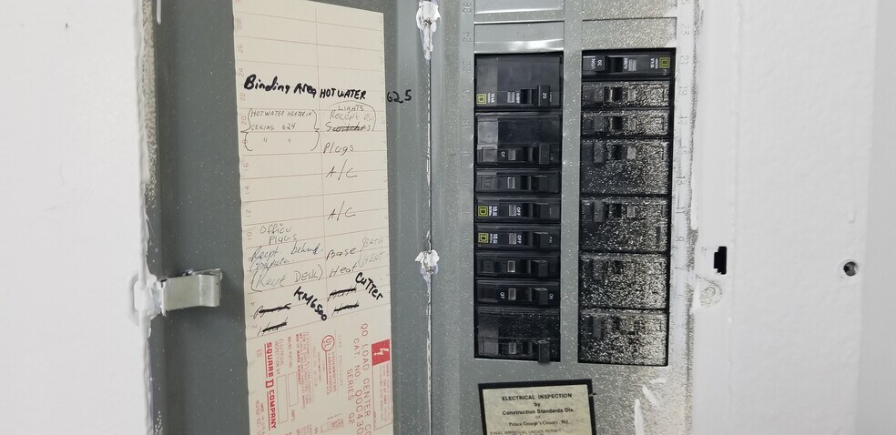 More Photos Of 9244 E Hampton Dr, Capitol Heights Warehouse For Lease