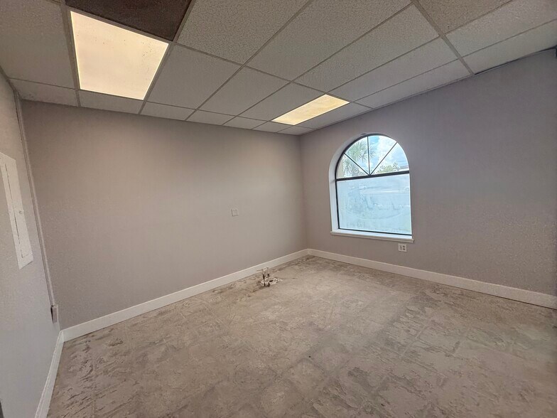 More Photos Of 2185-2187 3rd St S, Jacksonville Beach Office For Lease