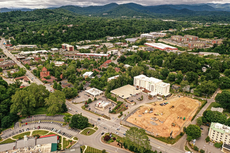 More Photos Of 190 Hendersonville Rd, Asheville Storefront Retail Office For Lease
