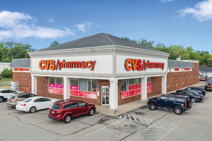 Primary Photo Of 1400 N High St, Hillsboro Drugstore For Sale