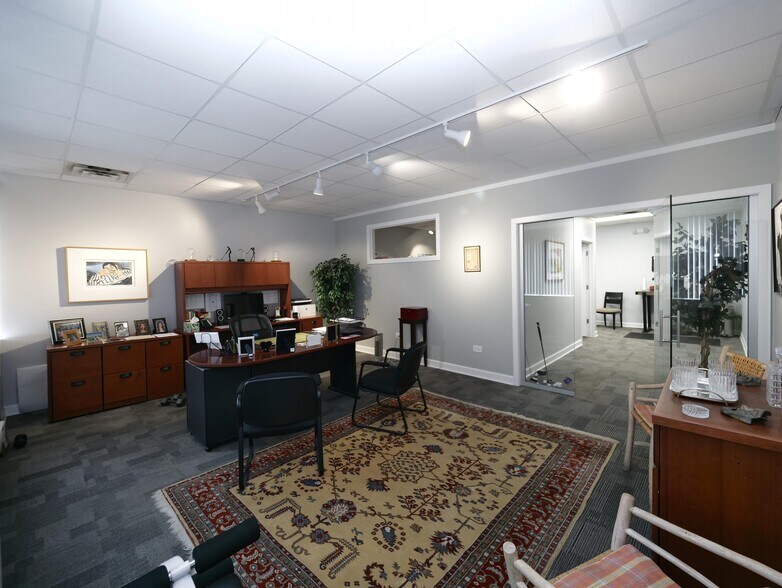 More Photos Of 7300 N Cicero Ave, Lincolnwood Loft Creative Space For Sale