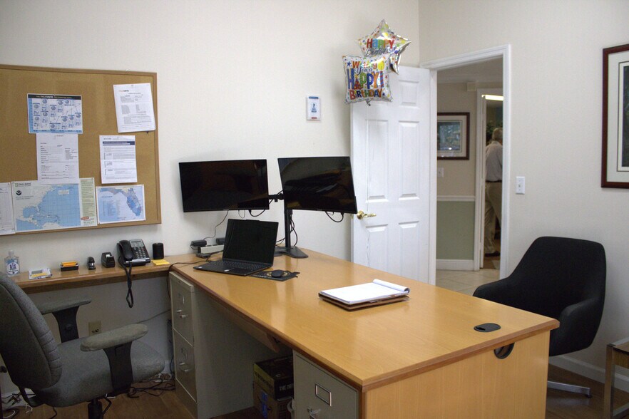 More Photos Of 1938-1958 SW Biltmore St, Port Saint Lucie Light Distribution For Sale