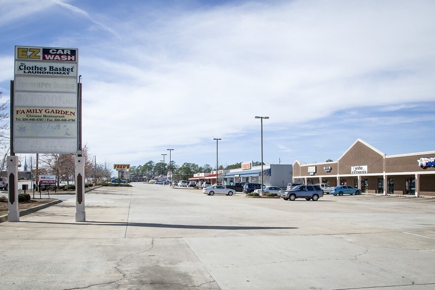 More Photos Of 3916 US-80, Phenix City Storefront Retail Office For Lease