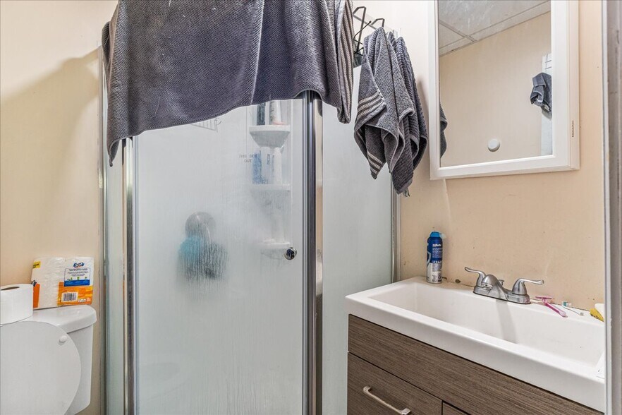 More Photos Of 4 Main St, Kings Park Storefront Retail Residential For Sale