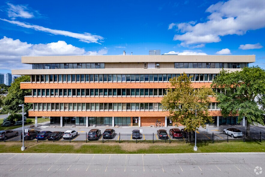 More Photos Of 1 Valleybrook Dr, Toronto Office For Sale