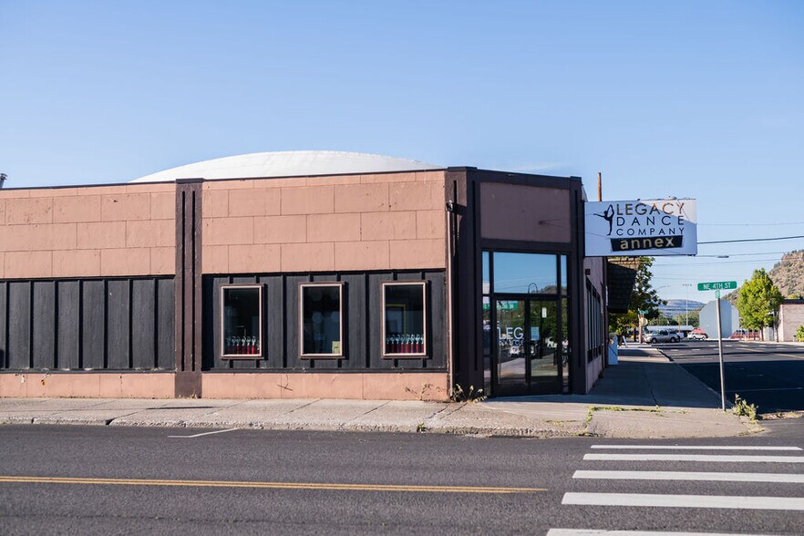 More Photos Of 394 NE Belknap St, Prineville General Retail For Sale