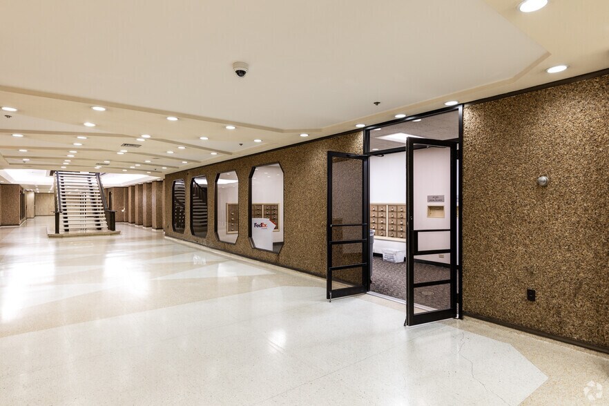 More Photos Of 1 Huntington Quadrangle, Melville Unknown For Lease