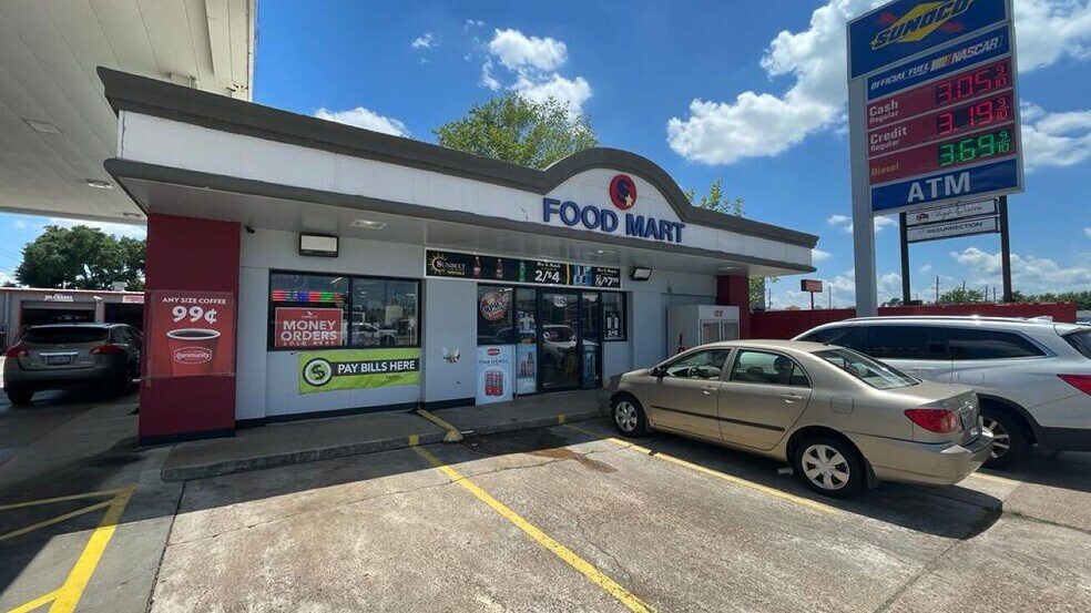 More Photos Of 5505 Highway Blvd, Katy Convenience Store For Sale