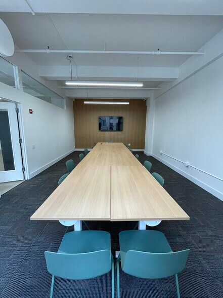 More Photos Of 345 7th Ave, New York Coworking Space