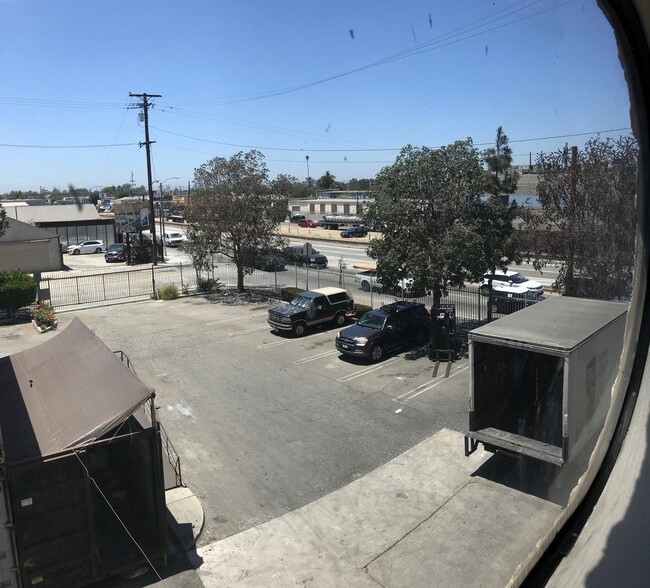 More Photos Of 5801 S Alameda St, Los Angeles Manufacturing For Lease