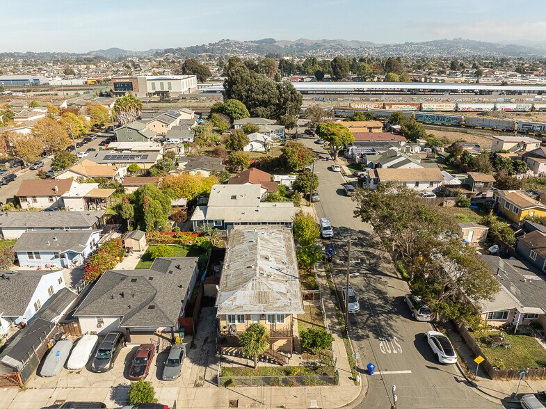 More Photos Of 701 Alamo Ave, Richmond Apartments For Sale