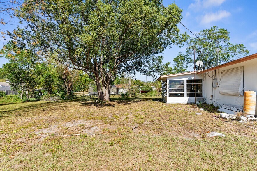 More Photos Of 11533 Spring Hill Dr, Spring Hill Office Residential For Sale