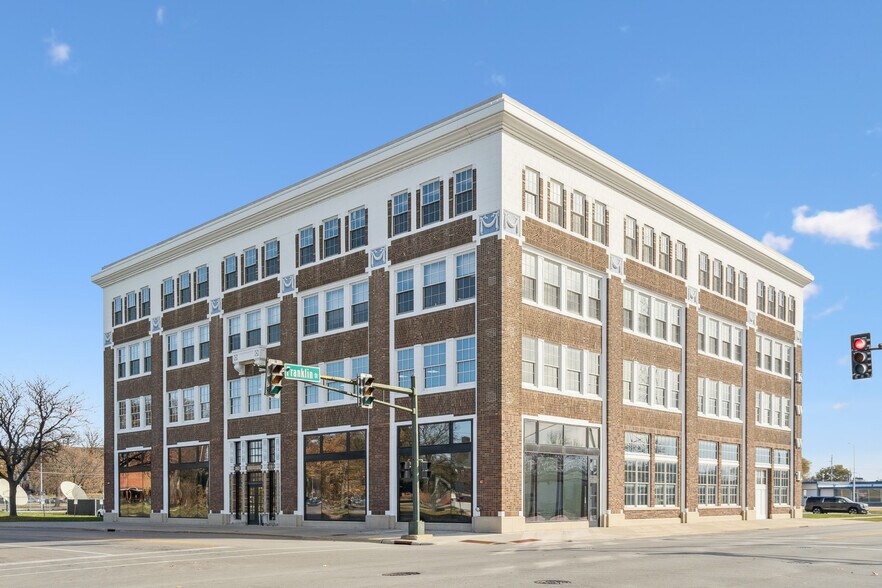 Primary Photo Of 500 E 4th St, Waterloo Office For Lease