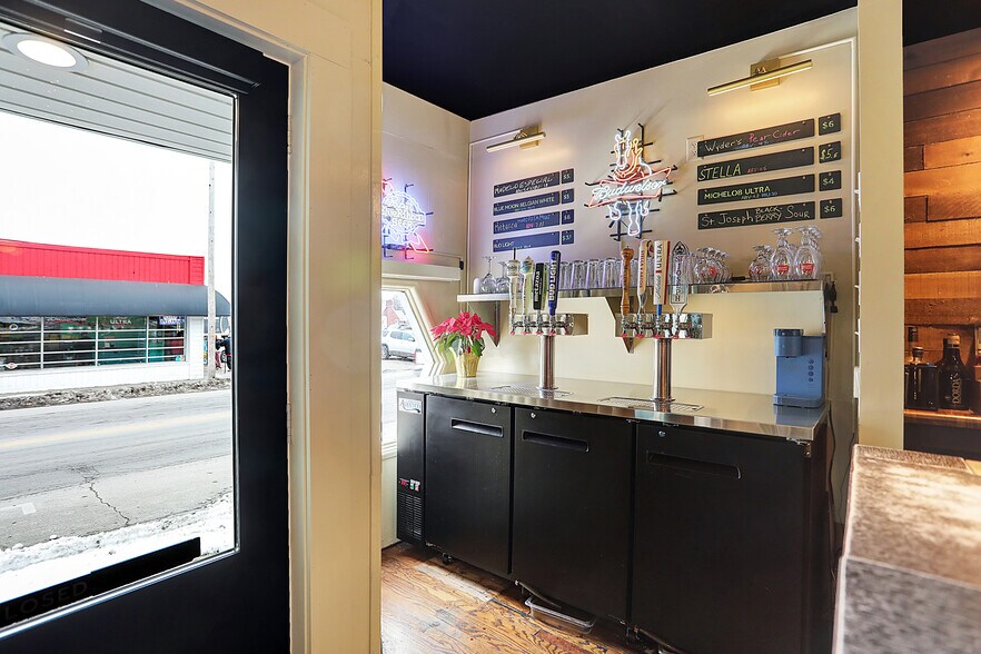 More Photos Of 2849 S Shelby St, Indianapolis Freestanding For Sale