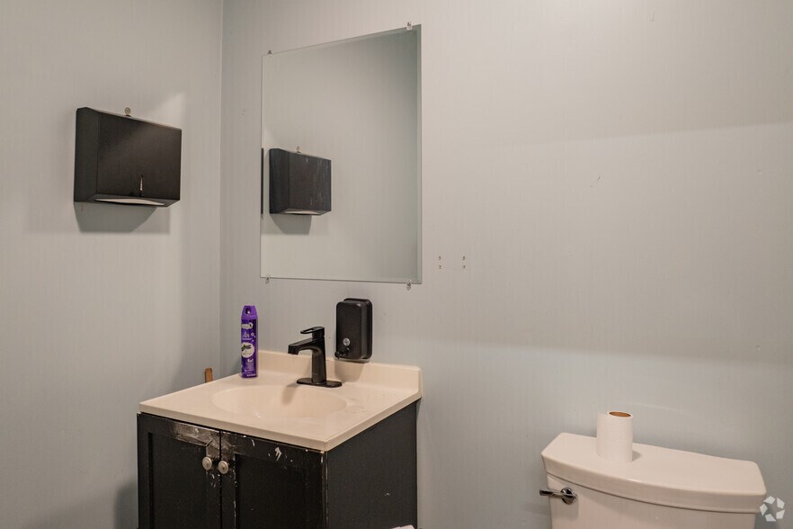 More Photos Of 6225 E Highway 114, Rhome Unknown For Lease