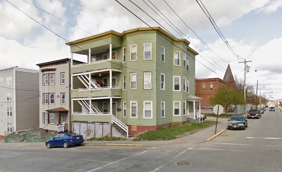 Primary Photo Of 184 Bartlett St, Lewiston Apartments For Sale