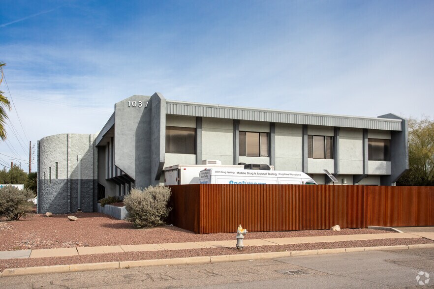 More Photos Of 1037 S Alvernon Way, Tucson Office For Sale