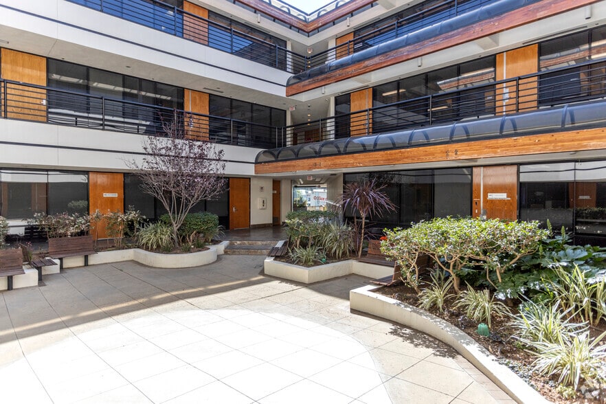 More Photos Of 7675 Dagget St, San Diego Office For Lease