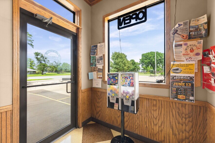 More Photos Of 2150 N State St, Iola Restaurant For Lease
