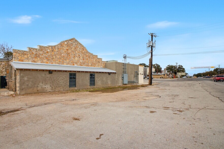 More Photos Of 24116 W IH-10, San Antonio Restaurant For Sale