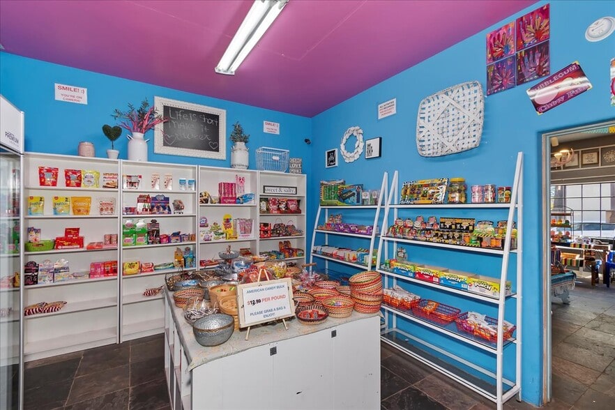 More Photos Of 40716 Village Dr, Big Bear Lake Freestanding For Sale