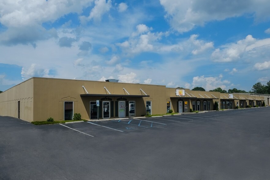 More Photos Of 237 Oxmoor Cir, Birmingham Unknown For Lease