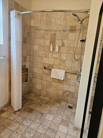 More Photos Of 631 Camino del Rio S, San Diego Hotel For Sale