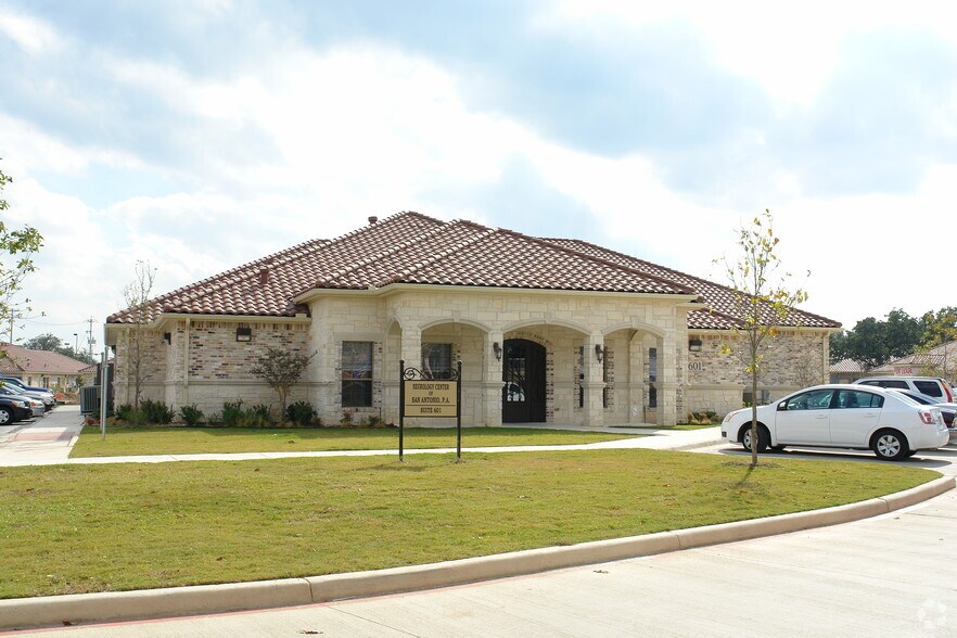 Primary Photo Of 1314 E Sonterra Blvd, San Antonio Medical For Lease