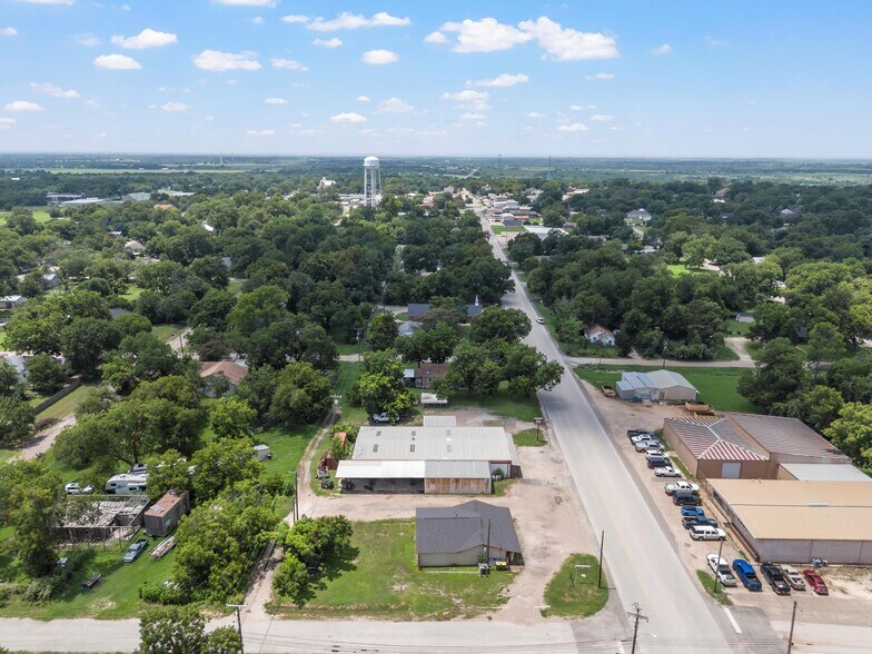 More Photos Of 604 NE 4th St, Hubbard Auto Repair For Sale