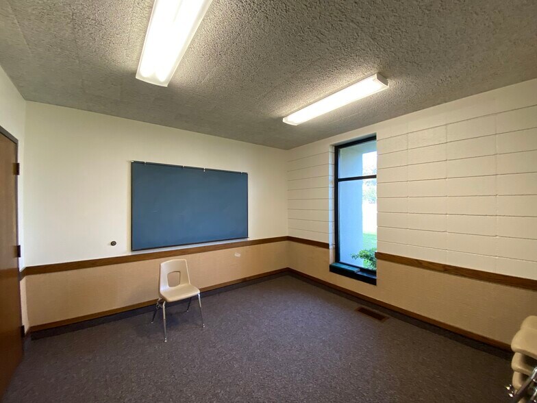 More Photos Of 7045 Farralone Ave, Canoga Park Religious Facility For Sale