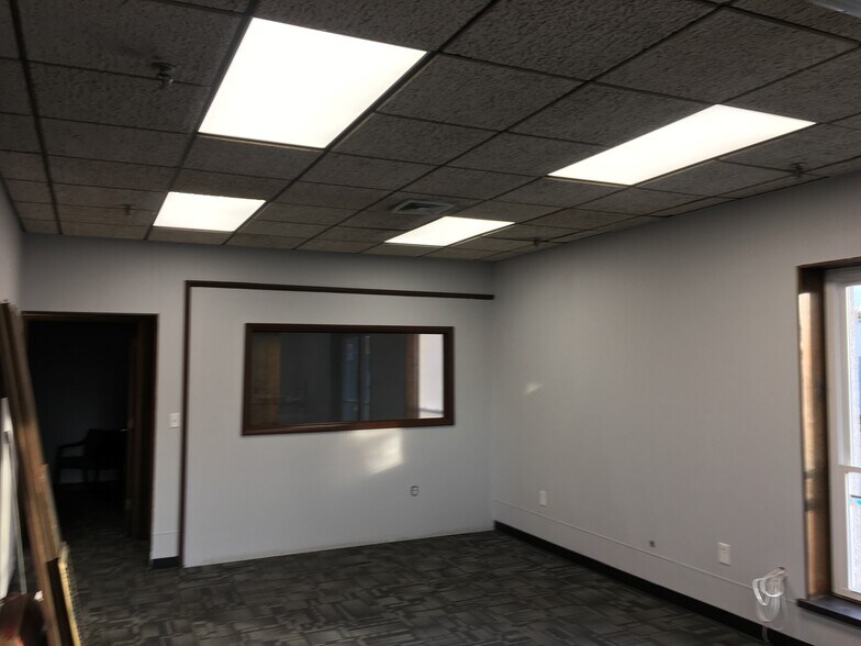 122 Clinton Rd, Fairfield, NJ 07004 Industrial For Lease