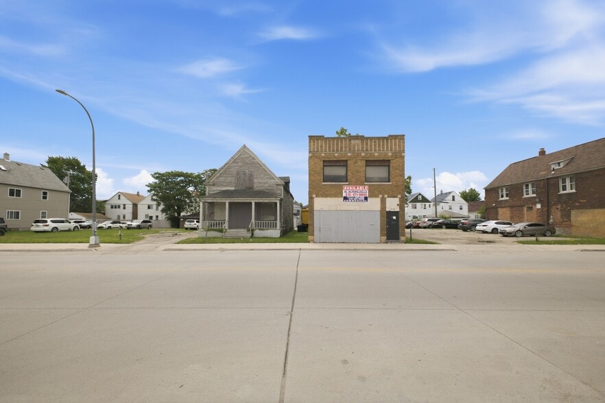 More Photos Of 2236 Caniff St, Hamtramck Storefront Retail Residential For Sale