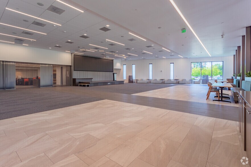More Photos Of 65 Fairchild St, Charleston Office For Lease