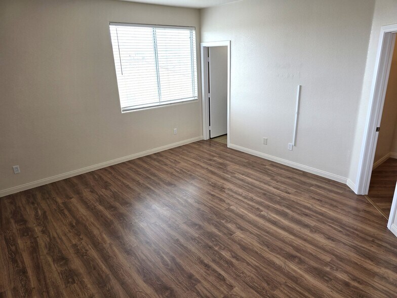 More Photos Of 4300 N Lamont St, Las Vegas Apartments For Sale