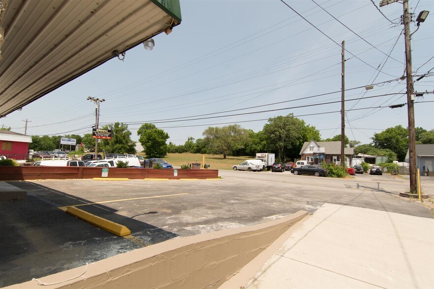 More Photos Of 600 E Old Hickory Blvd, Madison Freestanding For Sale