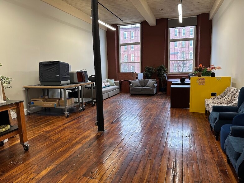 More Photos Of 250 Commercial St, Manchester Light Manufacturing For Lease