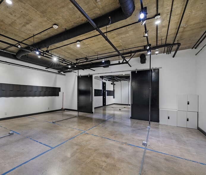 More Photos Of 464 N Fairfax Ave, Los Angeles Office For Sale