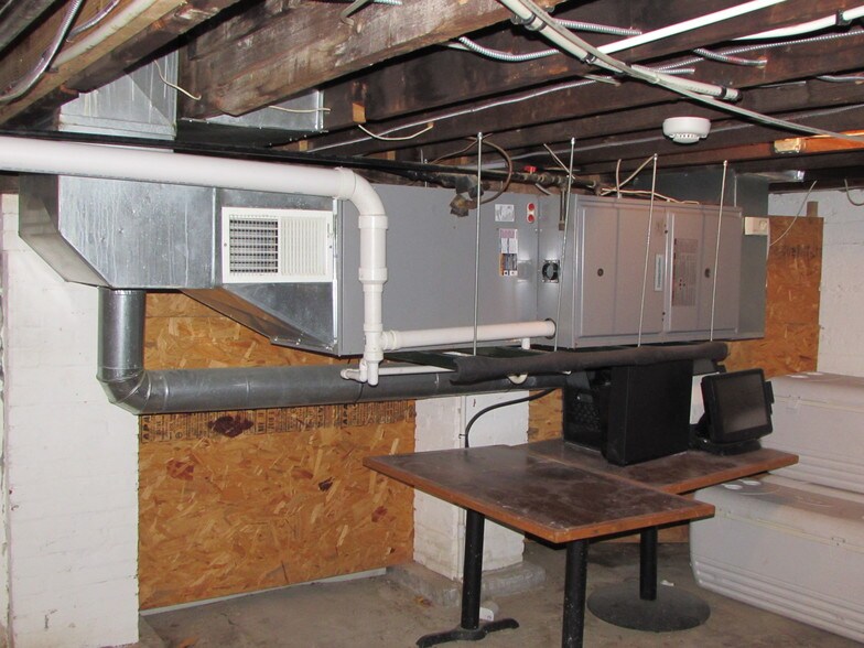 More Photos Of 6931 Gravois Ave, Saint Louis Restaurant For Sale