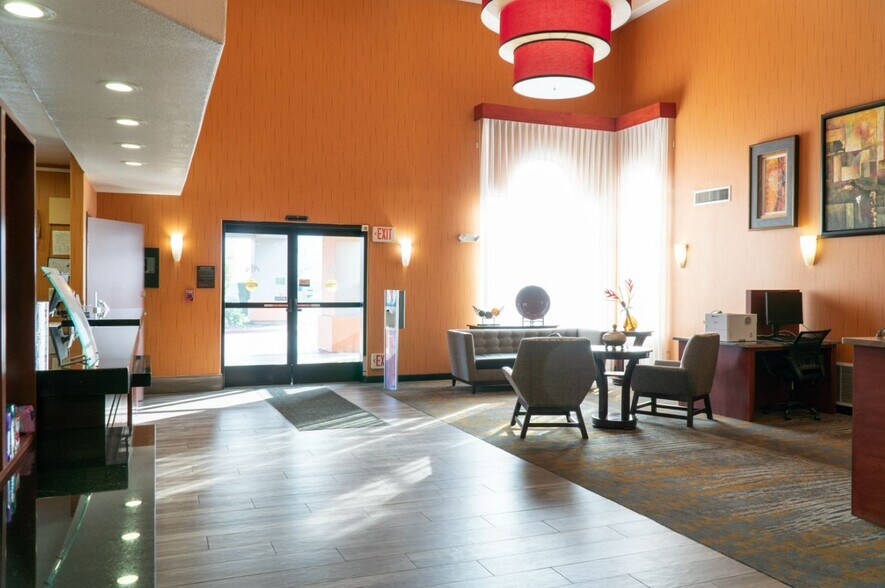 More Photos Of 480 E Shaw Ave, Fresno Hotel For Sale