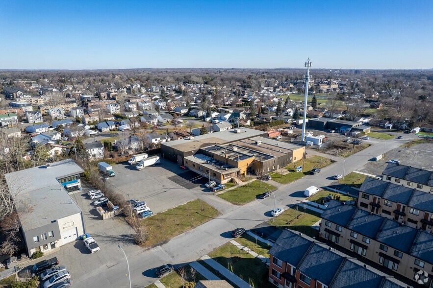 More Photos Of 519 Rue Papineau, Boisbriand Warehouse For Sale