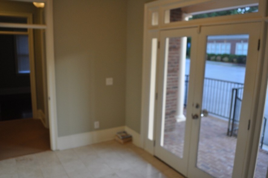 More Photos Of 4330 S Lee St, Buford Medical For Lease