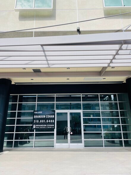 More Photos Of 8305 W Sunset Blvd, West Hollywood Office For Lease