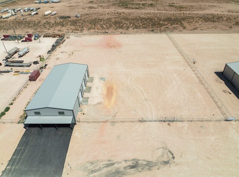 More Photos Of 14050 W Silver Fox Trl, Odessa Warehouse For Lease