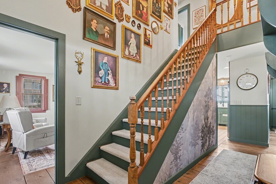 More Photos Of 11 Smith Ave, Niantic Office Residential For Sale