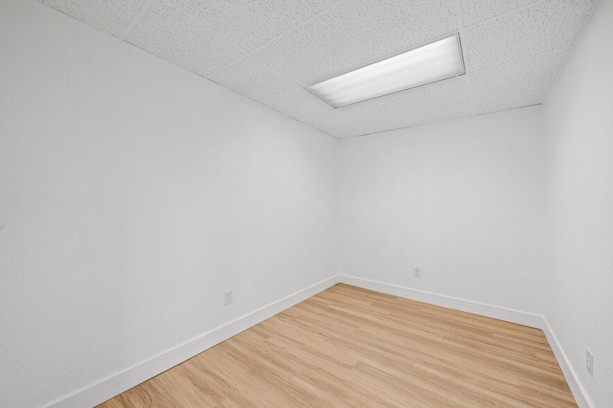 More Photos Of 5135 69th St, Lubbock Freestanding For Lease