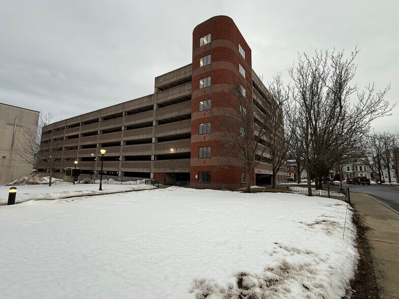 More Photos Of 33 Bartlett St, Lowell Medical For Lease