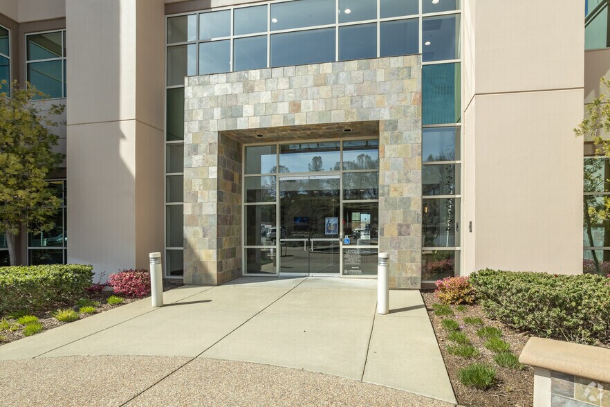 More Photos Of 1130 Iron Point Rd, Folsom Unknown For Lease